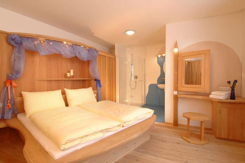 Bed & Breakfast Landhaus Strasser เซิลล์ ภายนอก รูปภาพ