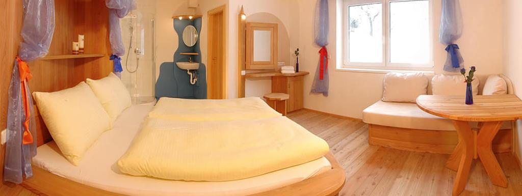 Bed & Breakfast Landhaus Strasser เซิลล์ ภายนอก รูปภาพ