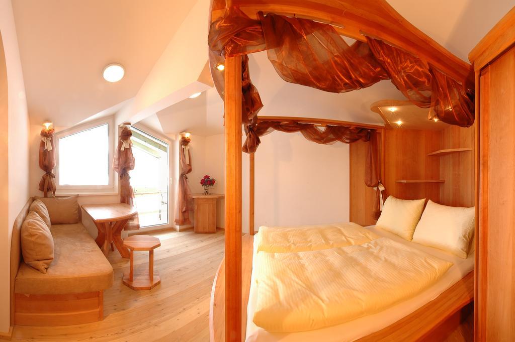 Bed & Breakfast Landhaus Strasser เซิลล์ ห้อง รูปภาพ