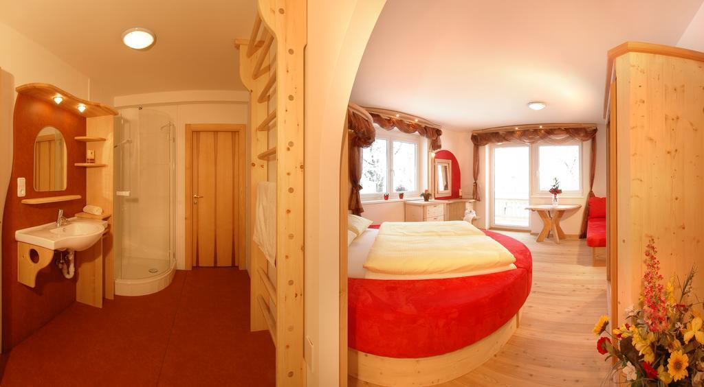 Bed & Breakfast Landhaus Strasser เซิลล์ ภายนอก รูปภาพ