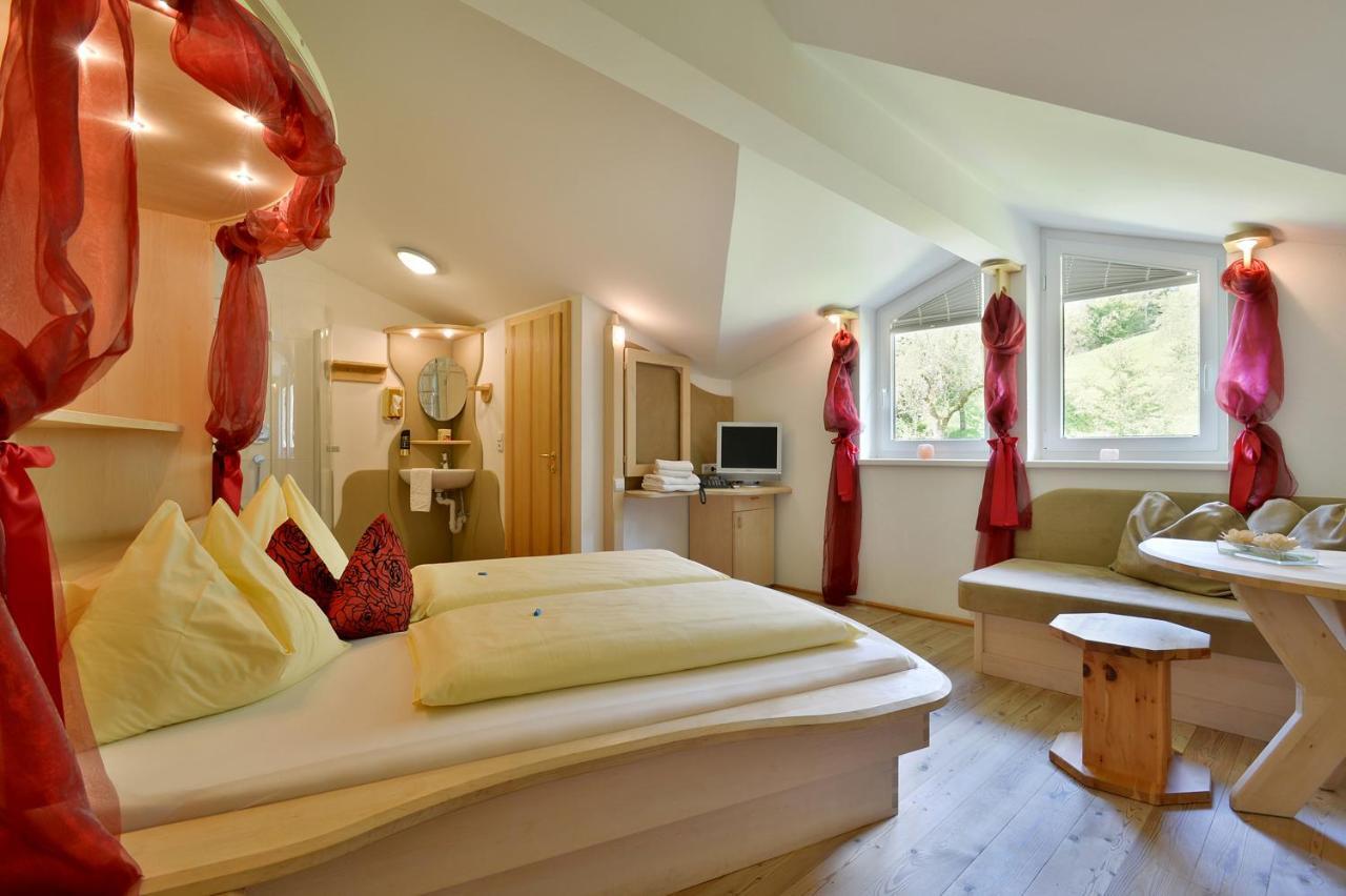 Bed & Breakfast Landhaus Strasser เซิลล์ ภายนอก รูปภาพ