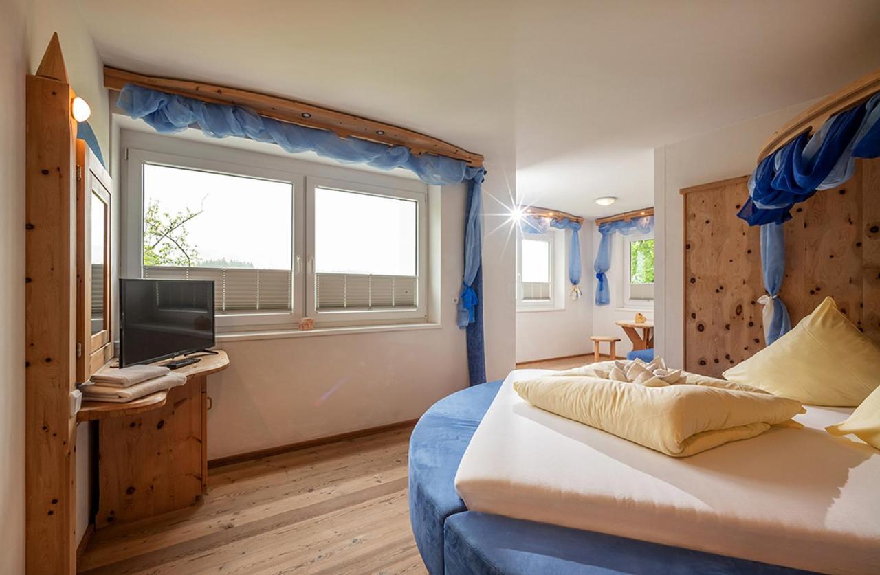 Bed & Breakfast Landhaus Strasser เซิลล์ ภายนอก รูปภาพ